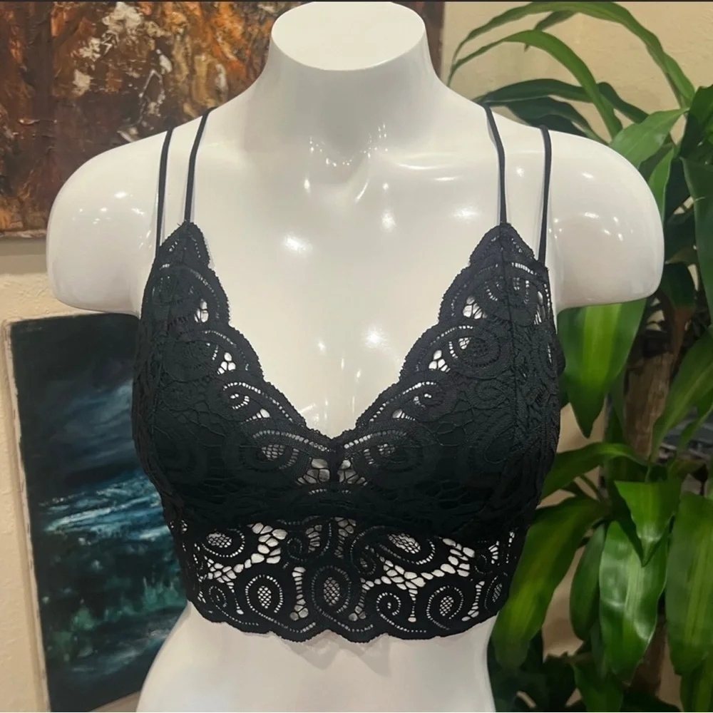Victoria's Secret PINK Black Floral Lace Bralette - Picture 3 of 6